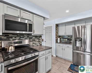 4894 Concord Drive - Photo Thumbnail 22
