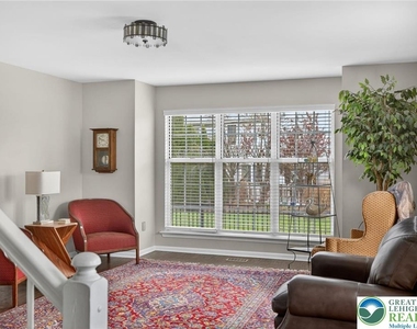 4894 Concord Drive - Photo Thumbnail 2