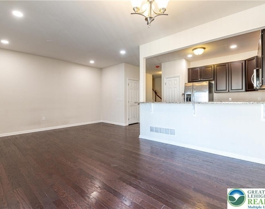 1434 Black Forest Drive - Photo Thumbnail 5