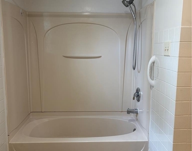 530 Penn Street - Photo Thumbnail 23