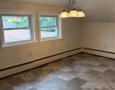 530 Penn Street - Photo Thumbnail 11