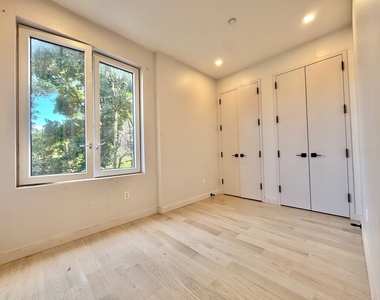308 Linden Boulevard - Photo Thumbnail 5