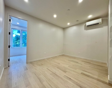 308 Linden Boulevard - Photo Thumbnail 4