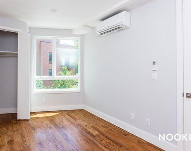 / 217 Boerum St - Photo Thumbnail 4
