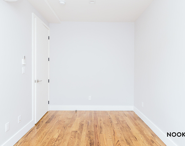 / 217 Boerum St - Photo Thumbnail 18