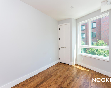 / 217 Boerum St - Photo Thumbnail 3
