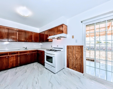 4909 Winthrop Drive - Photo Thumbnail 12