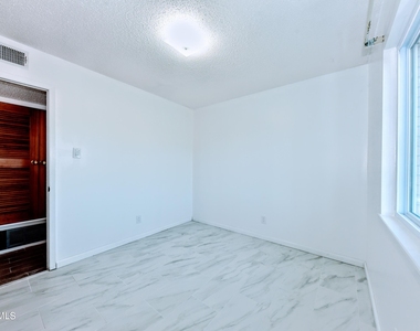 4909 Winthrop Drive - Photo Thumbnail 26