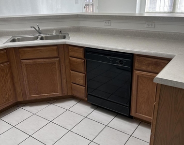3348 Pendleton Street - Photo Thumbnail 9