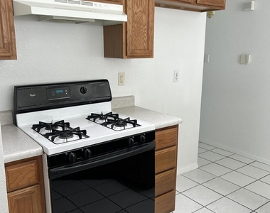 3348 Pendleton Street - Photo Thumbnail 8