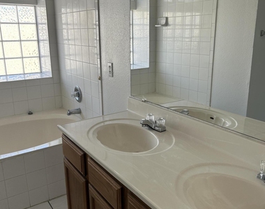 3348 Pendleton Street - Photo Thumbnail 14