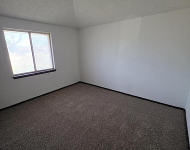 6056 Belladonna Circle - Photo Thumbnail 6