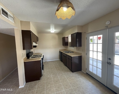 2849 Beachcomber Drive - Photo Thumbnail 6