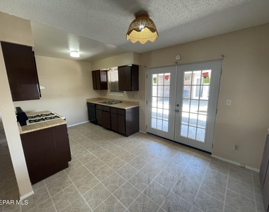 2849 Beachcomber Drive - Photo Thumbnail 5