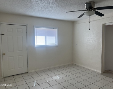 1006 Meadow Road - Photo Thumbnail 5