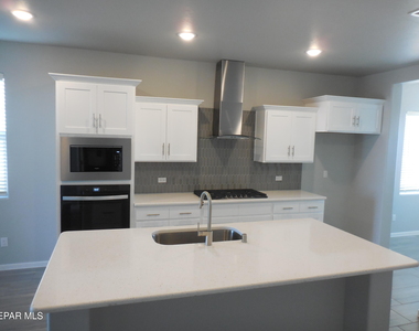 833 Paseo Dulce Avenue - Photo Thumbnail 3