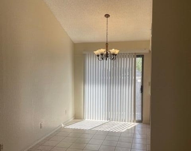7045 Orizaba Avenue - Photo Thumbnail 15