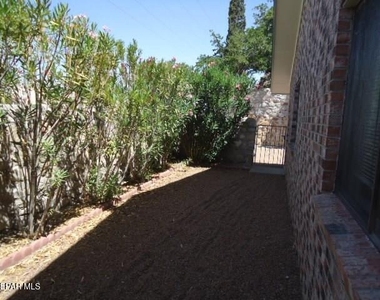 7045 Orizaba Avenue - Photo Thumbnail 23