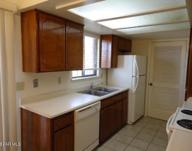 7045 Orizaba Avenue - Photo Thumbnail 18