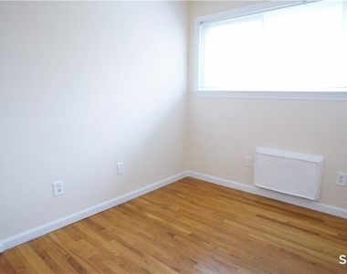 37 Ferris Avenue - Photo Thumbnail 5