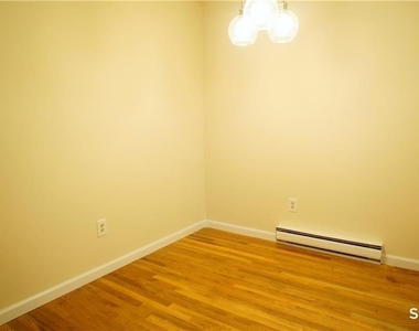 37 Ferris Avenue - Photo Thumbnail 4
