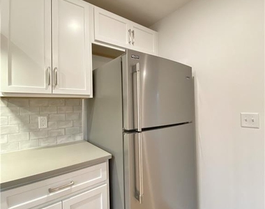 56 Taylor Place - Photo Thumbnail 6