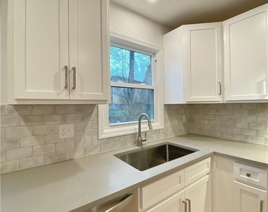 56 Taylor Place - Photo Thumbnail 5
