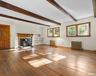 218 Grumman Avenue - Photo Thumbnail 4
