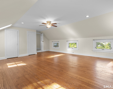 218 Grumman Avenue - Photo Thumbnail 21