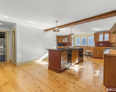 218 Grumman Avenue - Photo Thumbnail 11