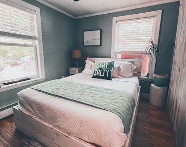158 Whitehall Avenue - Photo Thumbnail 10