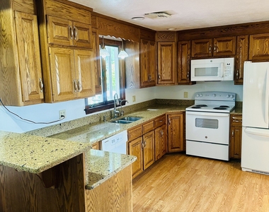 43 Glenview Avenue - Photo Thumbnail 5