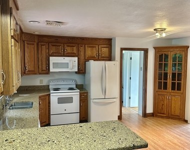 43 Glenview Avenue - Photo Thumbnail 6