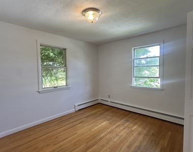 43 Glenview Avenue - Photo Thumbnail 9