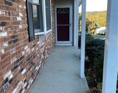 43 Glenview Avenue - Photo Thumbnail 2