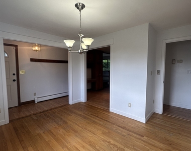 43 Glenview Avenue - Photo Thumbnail 11