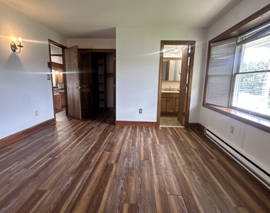 43 Glenview Avenue - Photo Thumbnail 14