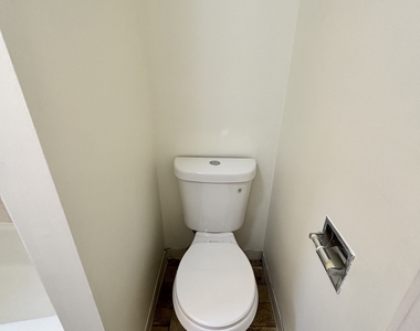 99 Maple Avenue - Photo Thumbnail 4