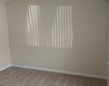1274 Main Street - Photo Thumbnail 8
