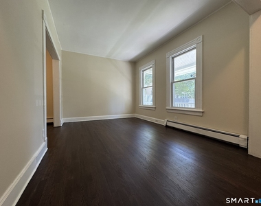 28 Quinlan Avenue - Photo Thumbnail 8