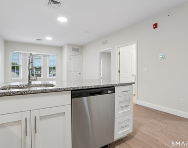 55 Steele Boulevard - Photo Thumbnail 3