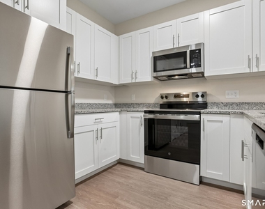 55 Steele Boulevard - Photo Thumbnail 2