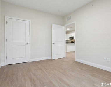 55 Steele Boulevard - Photo Thumbnail 10