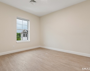 55 Steele Boulevard - Photo Thumbnail 11