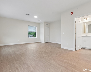 55 Steele Boulevard - Photo Thumbnail 4