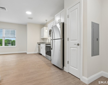 55 Steele Boulevard - Photo Thumbnail 2