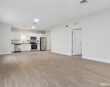 55 Steele Boulevard - Photo Thumbnail 4