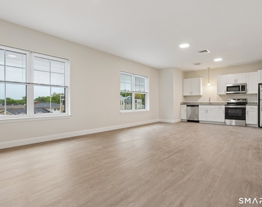 55 Steele Boulevard - Photo Thumbnail 5