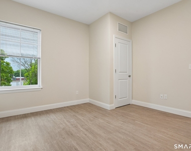 55 Steele Boulevard - Photo Thumbnail 6
