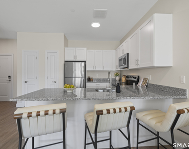 55 Steele Boulevard - Photo Thumbnail 6